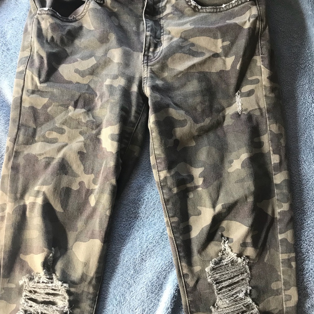 American Eagle Camo Jeans